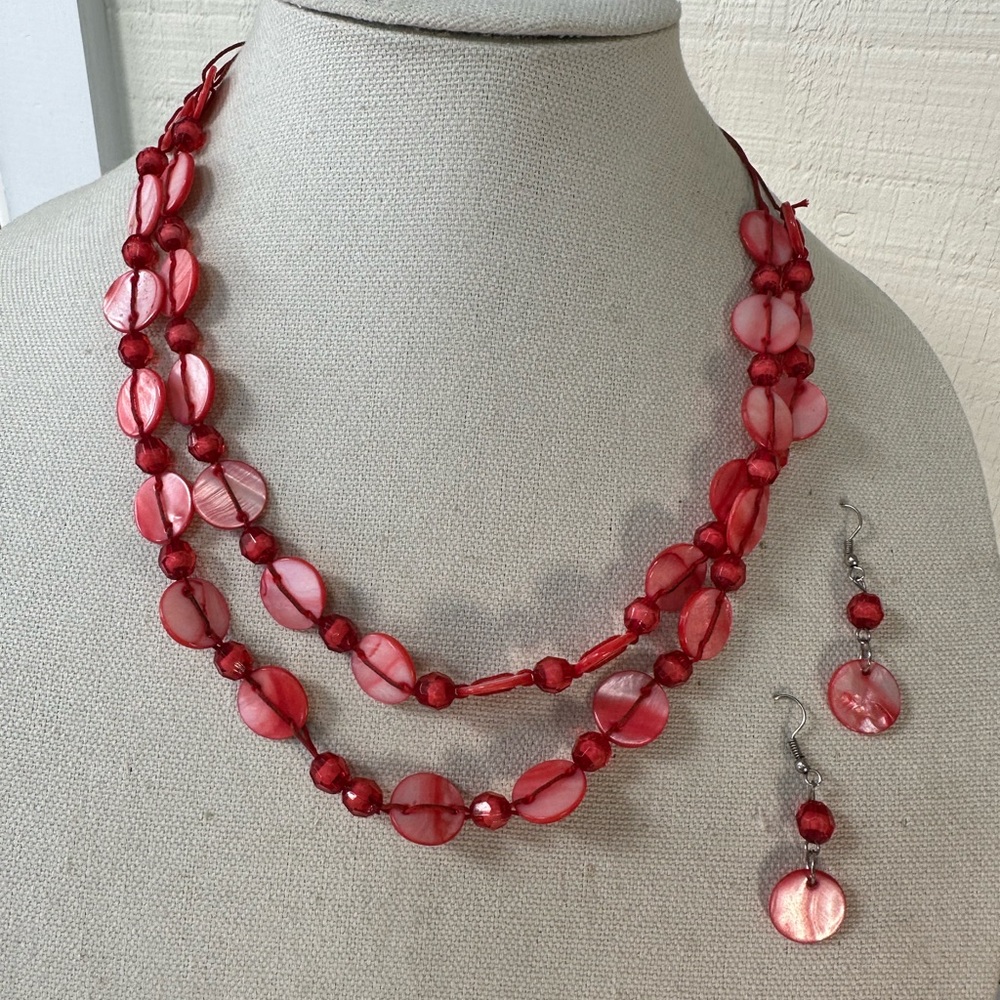 Double strand dyed shell necklace and earrings set